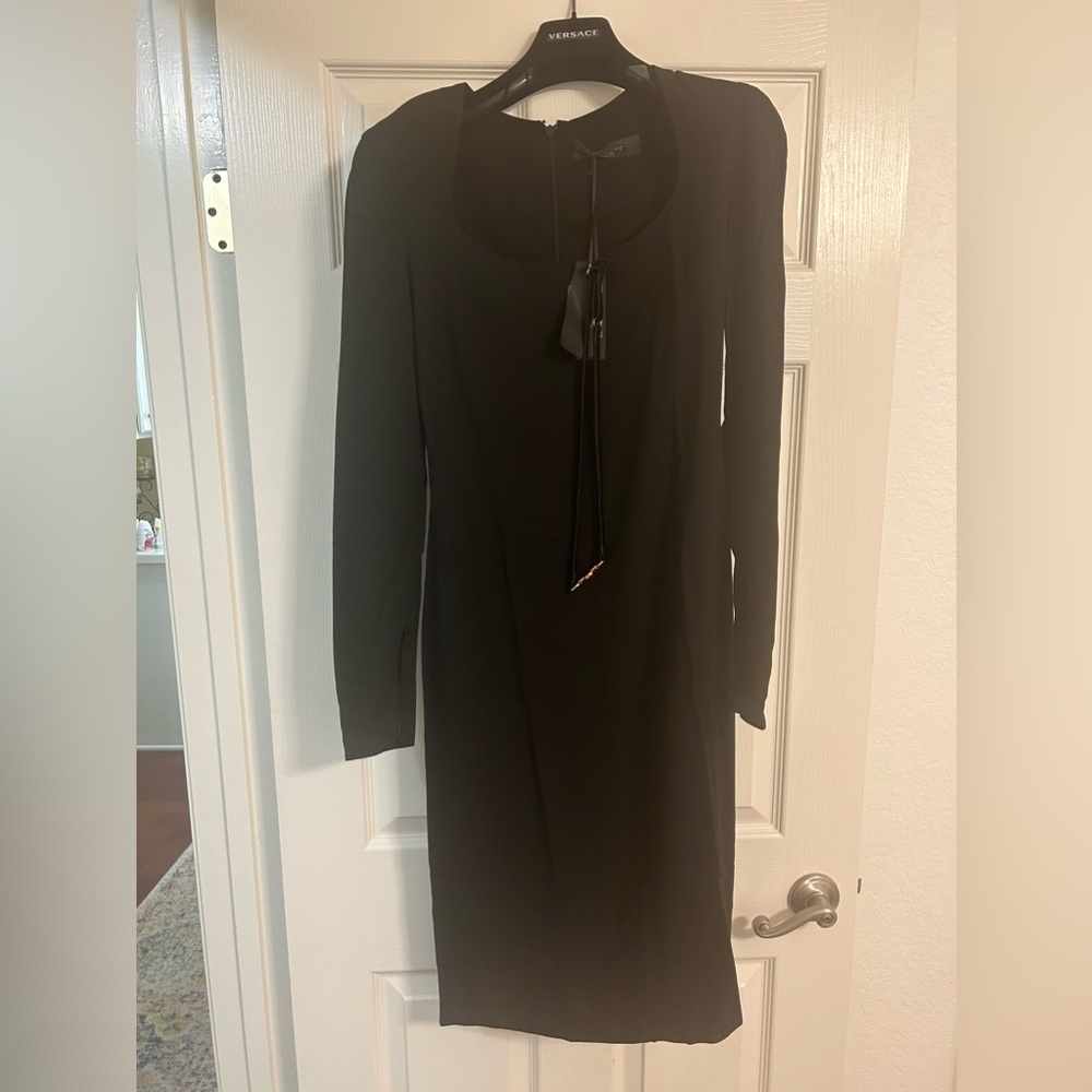 ❌SOLD❤️Versace elegant evening dress with Medusa belt NWT - Picture 7 of 8